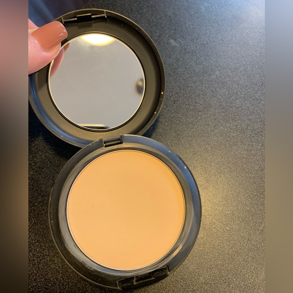 MAC studio fix plus foundation C30